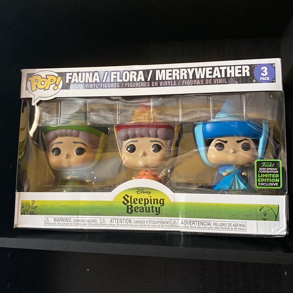 Vaulted Disney's Sleeping Beauty Fairy Godmother's 3 pack Funko Pop